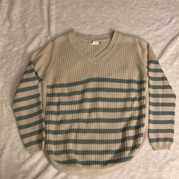 R D Style brand striped sweater. Size XL. - Picture 3 of 9
